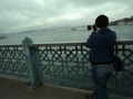 イスタンブルの長い長いガラタ大橋を釣り人たちを横目に渡ってみました。